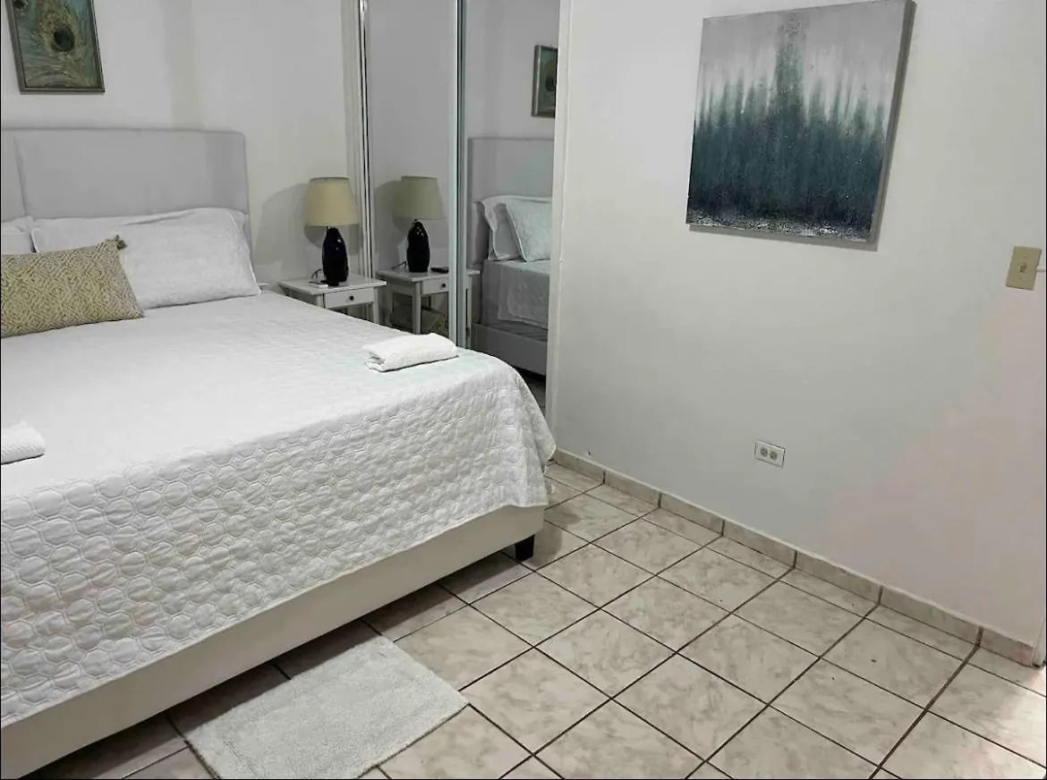 Shalex House 4 Apartman Loiza