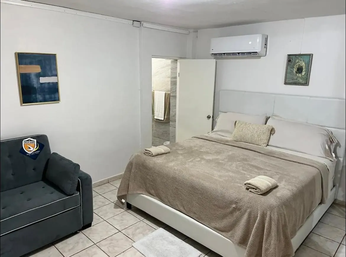 Shalex House 4 Apartman Loiza