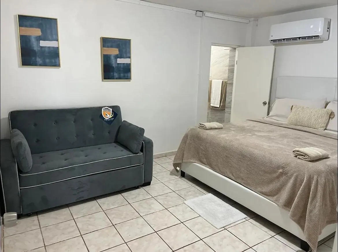 Shalex House 4 Apartman Loiza